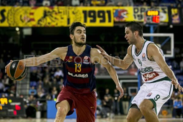 他的肌肉反 他的肌肉反