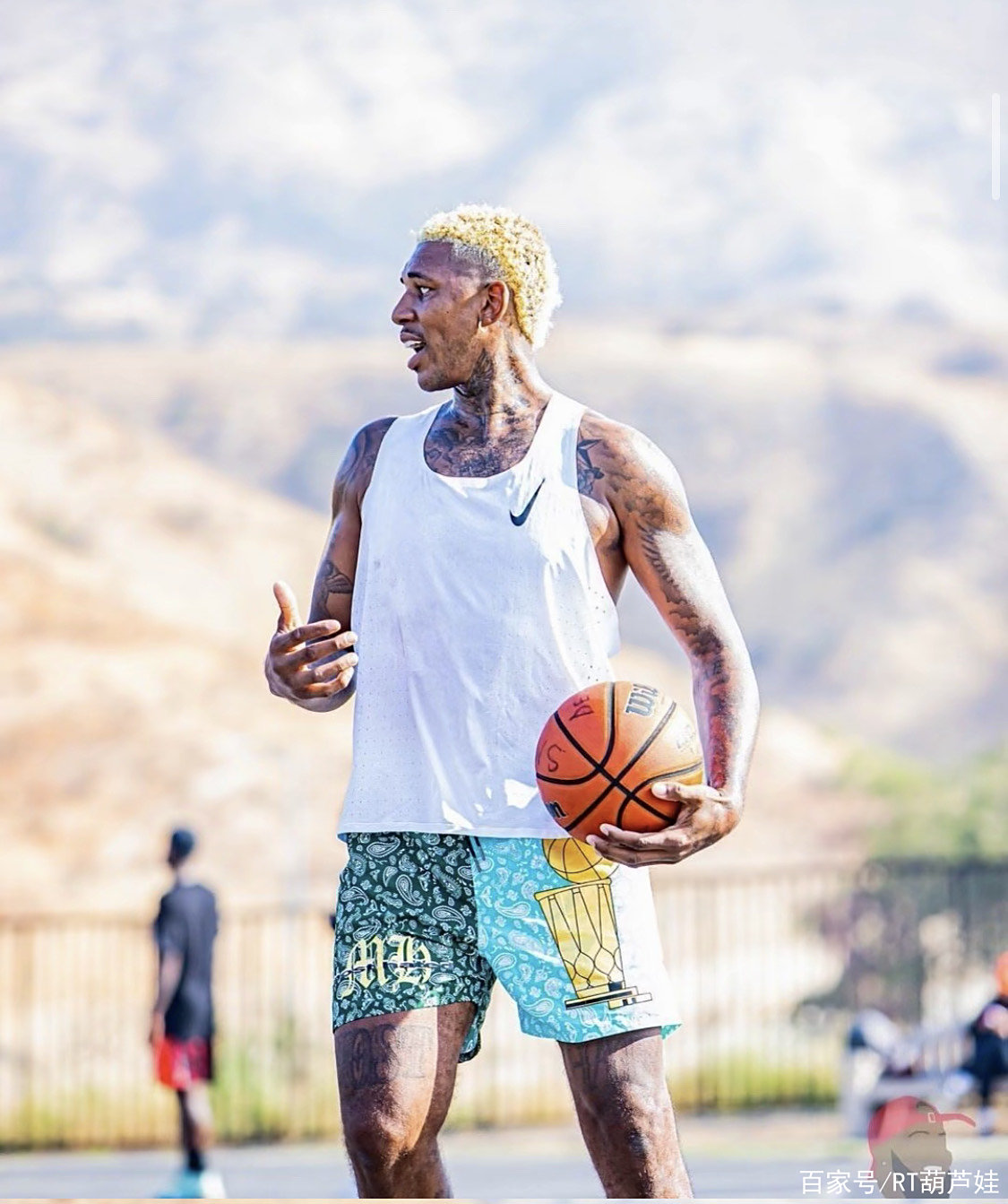 与三垒的转 与三垒的转